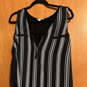 Candie’s black & white tank top Size XL